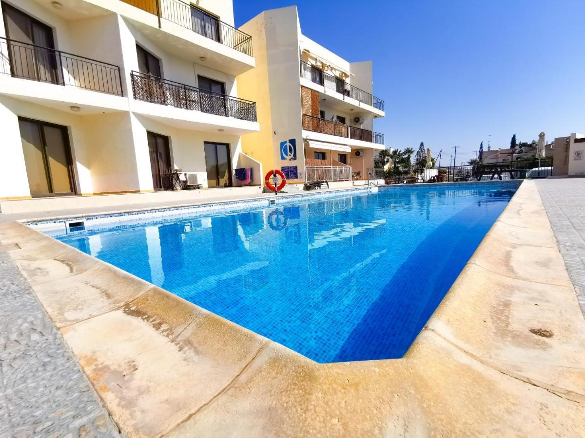Sunny Pool Apartment Voroklini Exteriör bild